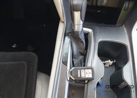 2019 Honda Accord Lx z USA, uszkodzony, nr VIN 1HGCV1F1XKA129740